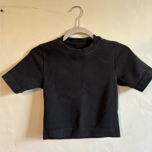 🖤 Everlane The Seamless Tee 🖤 - Picture 2 of 4